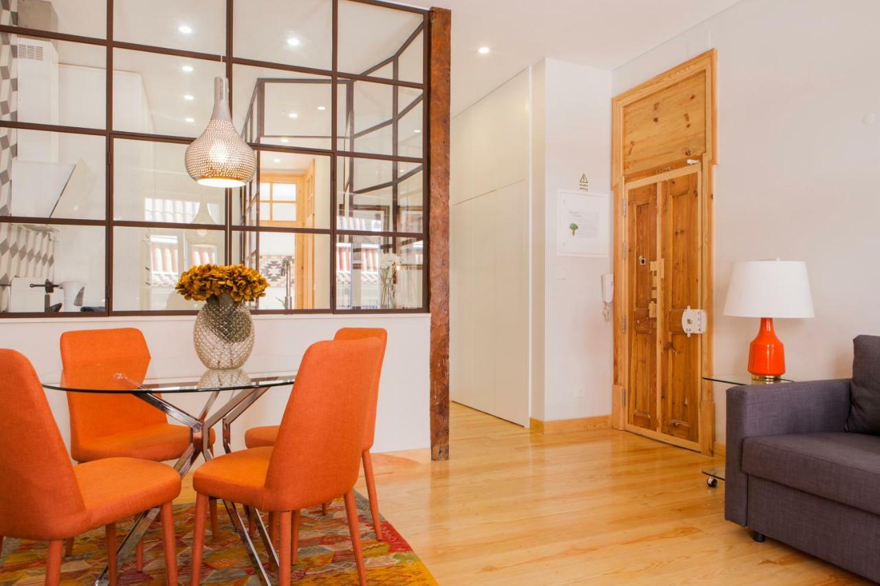Charming Flat With Balconies Chiado District 2 Bedrooms & Ac 19th Century Building * Lisboa