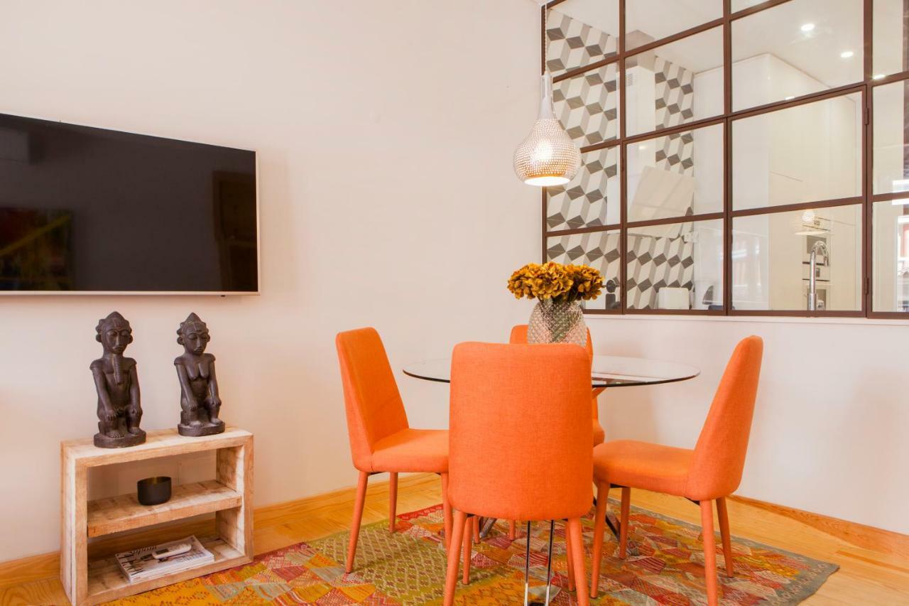 Charming Flat With Balconies Chiado District 2 Bedrooms & Ac 19th Century Building Apartamento Lisboa