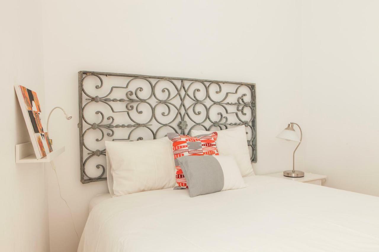 Apartamento Cozy 1st Floor Flat Chiado District With Balconies And Ac 19th Century Building