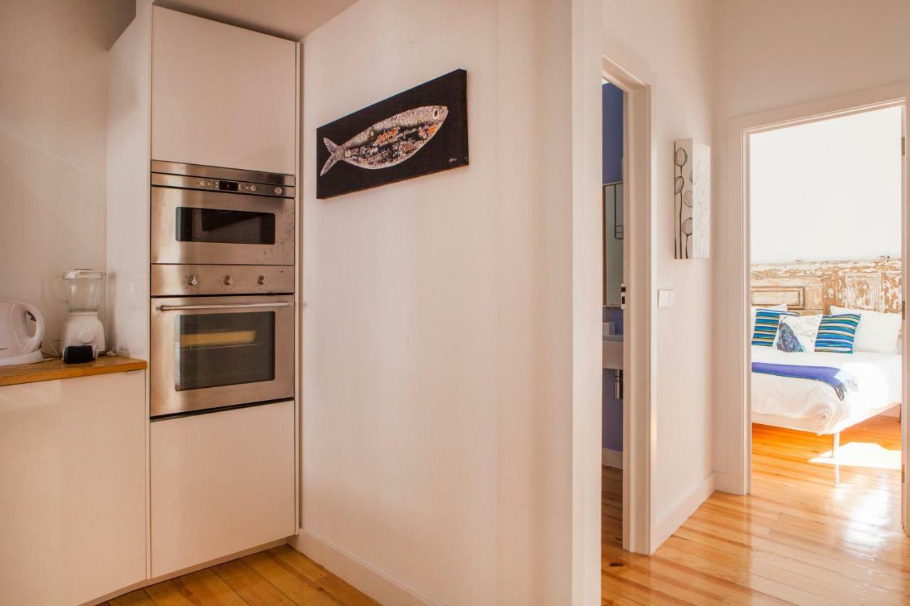 Cozy 1st Floor Flat Chiado District With Balconies And Ac 19th Century Building * Lisboa