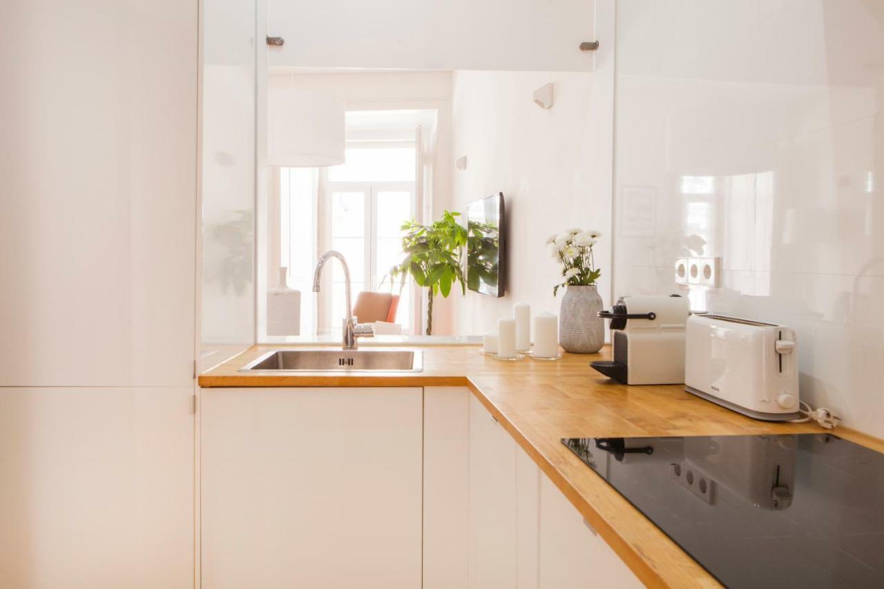 Apartamento Cozy 1st Floor Flat Chiado District With Balconies And Ac 19th Century Building *