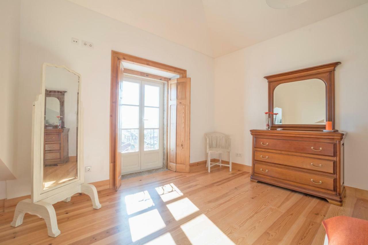 Superb Flat Cathedral & River View Apartment *