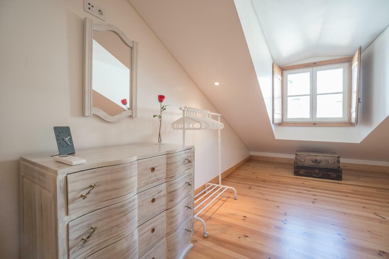 Superb Flat Cathedral & River View Apartment Lisbon