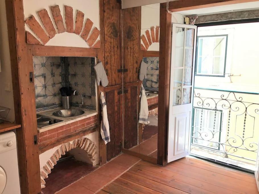 Apartamento Typical Studio In Great Location! Tram 28! *