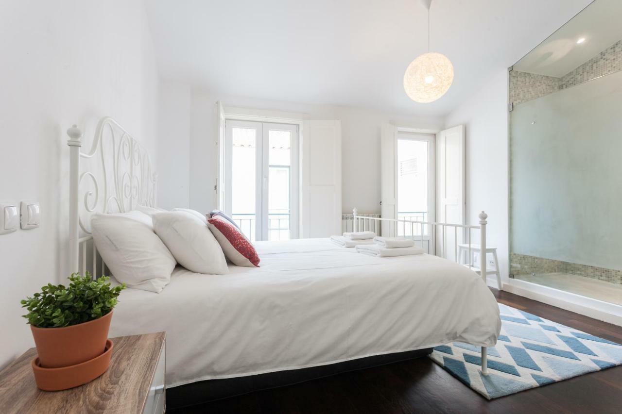Explore Vibrant From A Designer Loft At Casa Da Barroca * Lisboa