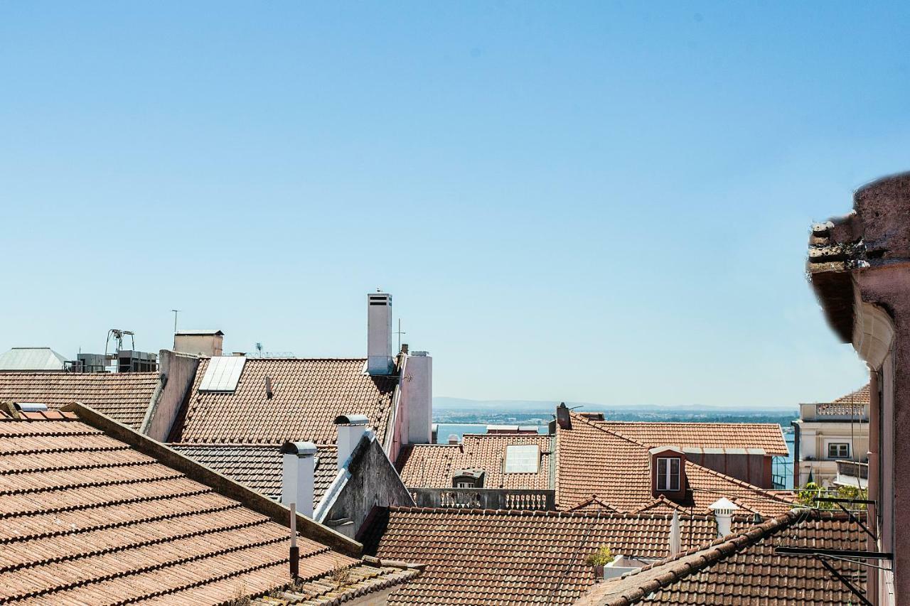 Explore Vibrant From A Designer Loft At Casa Da Barroca Apartamento *