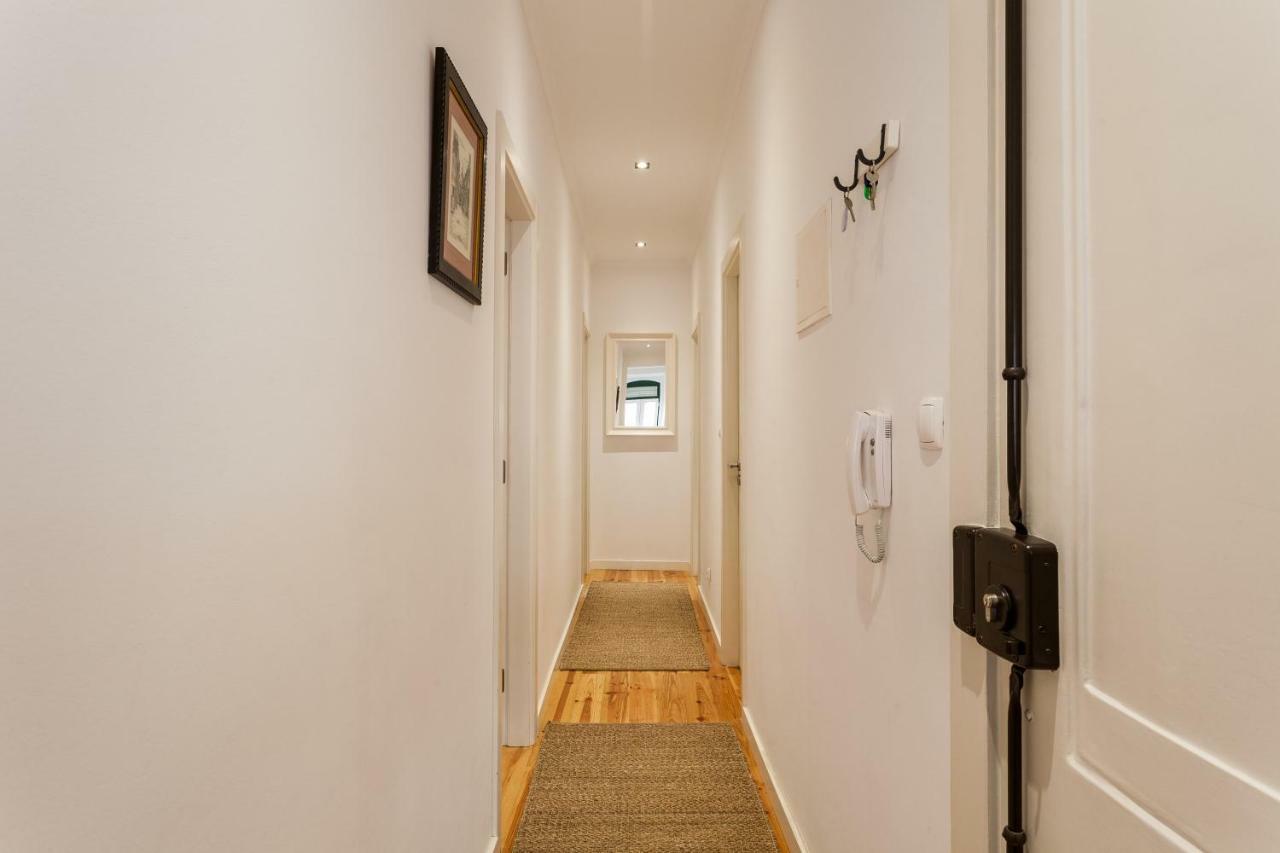 Altido Charming 1br Apt With Workspace In Sao Bento