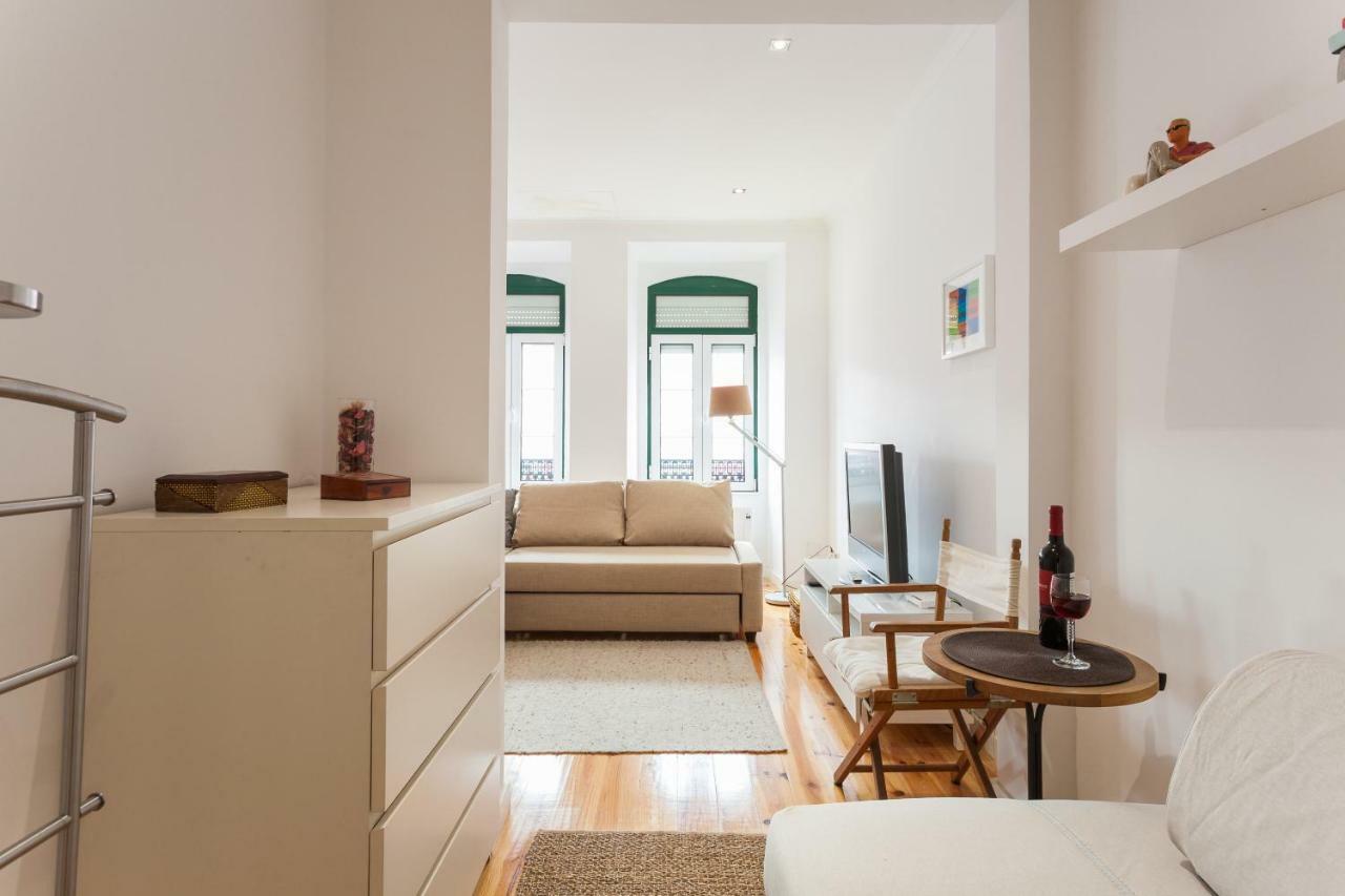 Altido Charming 1br Apt With Workspace In Sao Bento *