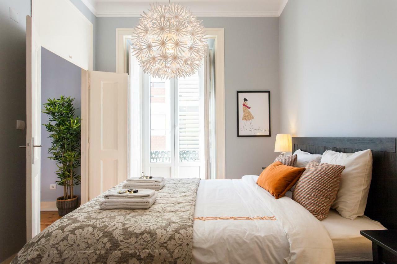 Bairro Alto 3 Bedroom Patio Flat! * Lisboa