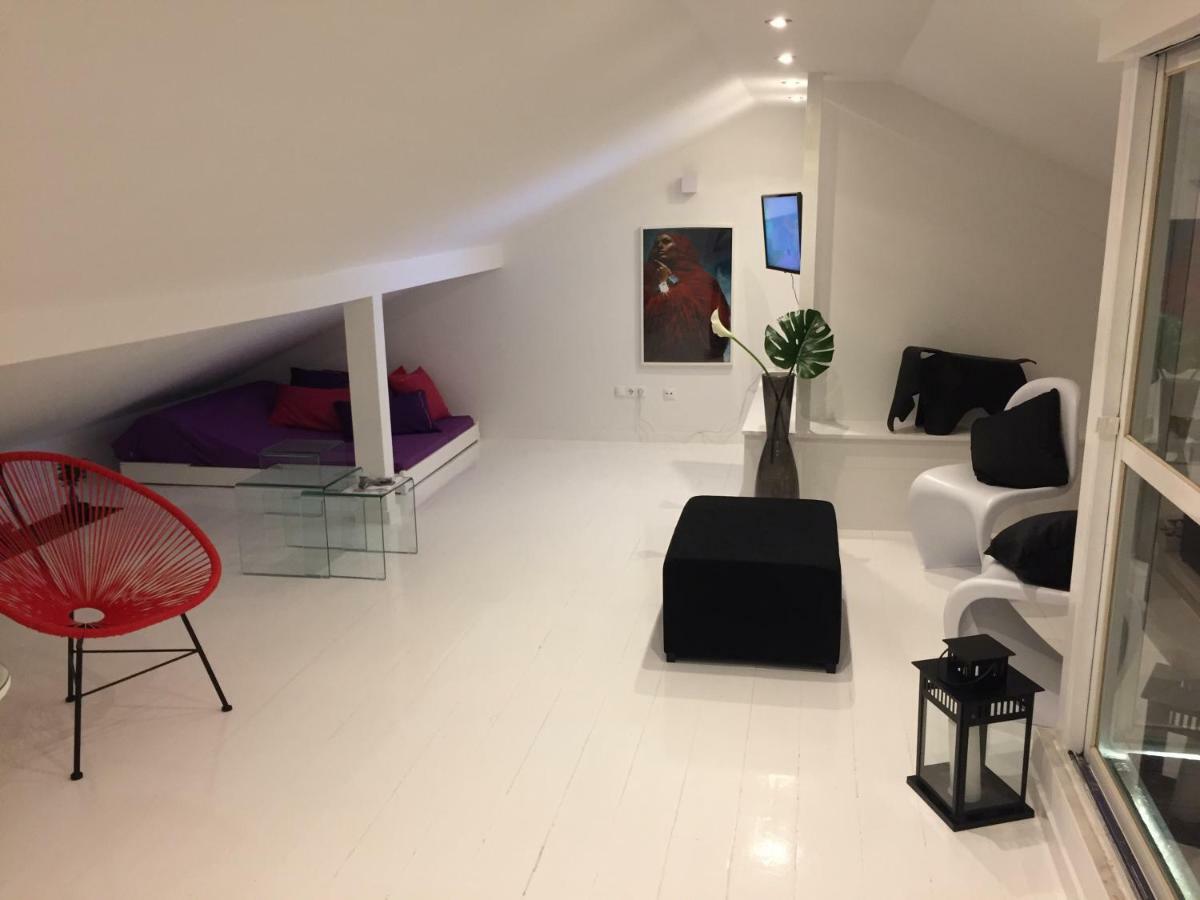 Apartment Design With Rooftop Terrace And 180-degree River&city Views Lisbon