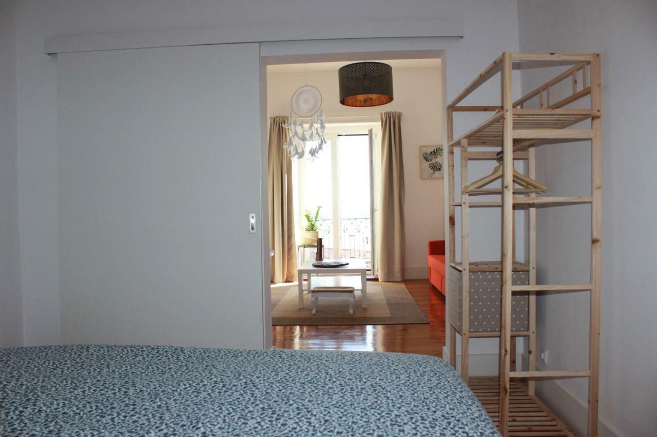 Casa Da Varanda Simpática * Lisboa