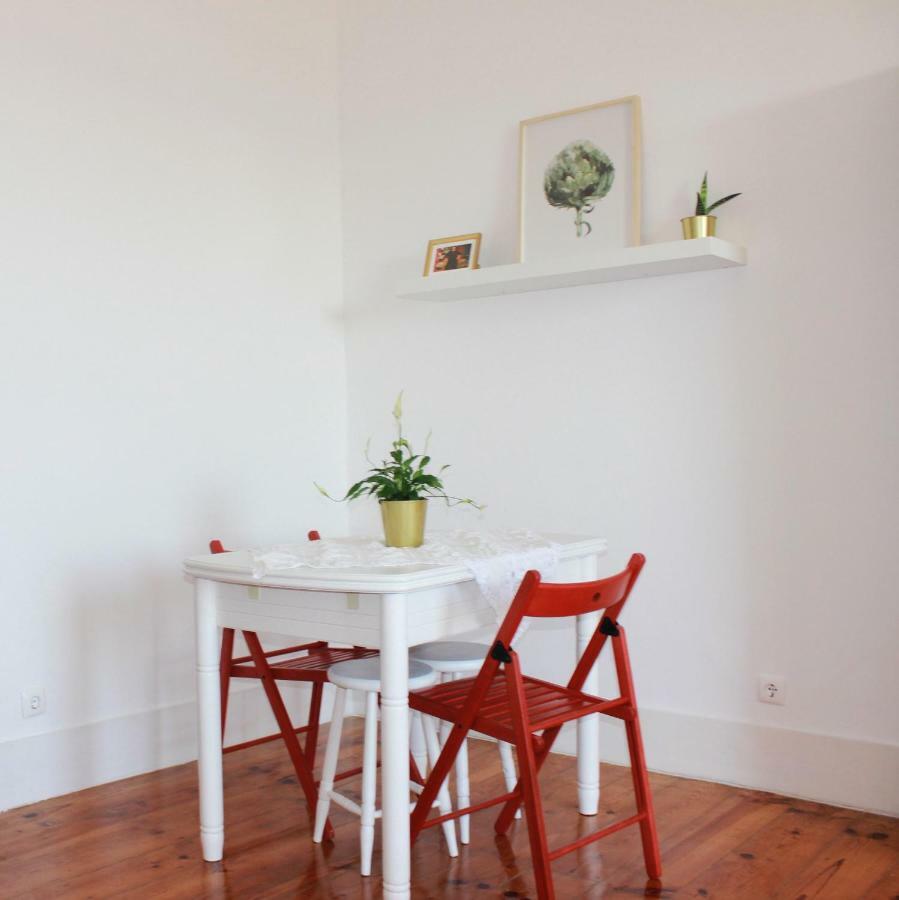 Apartamento Casa Da Varanda Simpática Lisboa