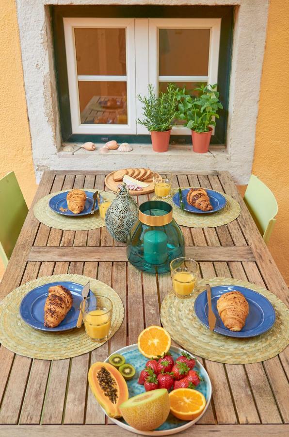 Styling In Historic Center Apartment Lisbon