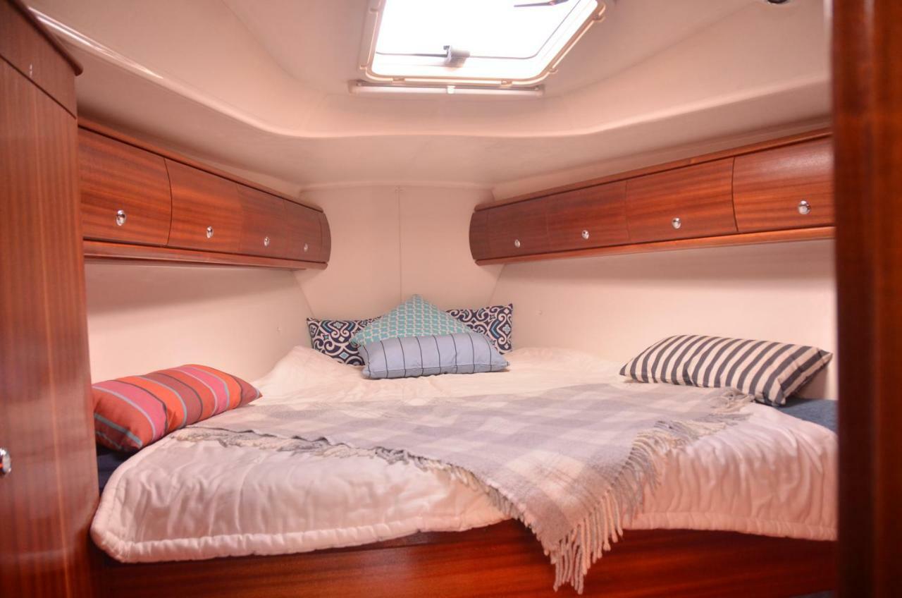 Hotel en barco Veleiro Oceanico De 12 M *
