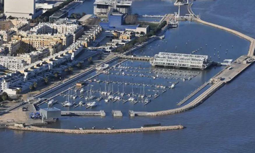 Beautiful And Magnific Yacht Hotel en barco Lisboa