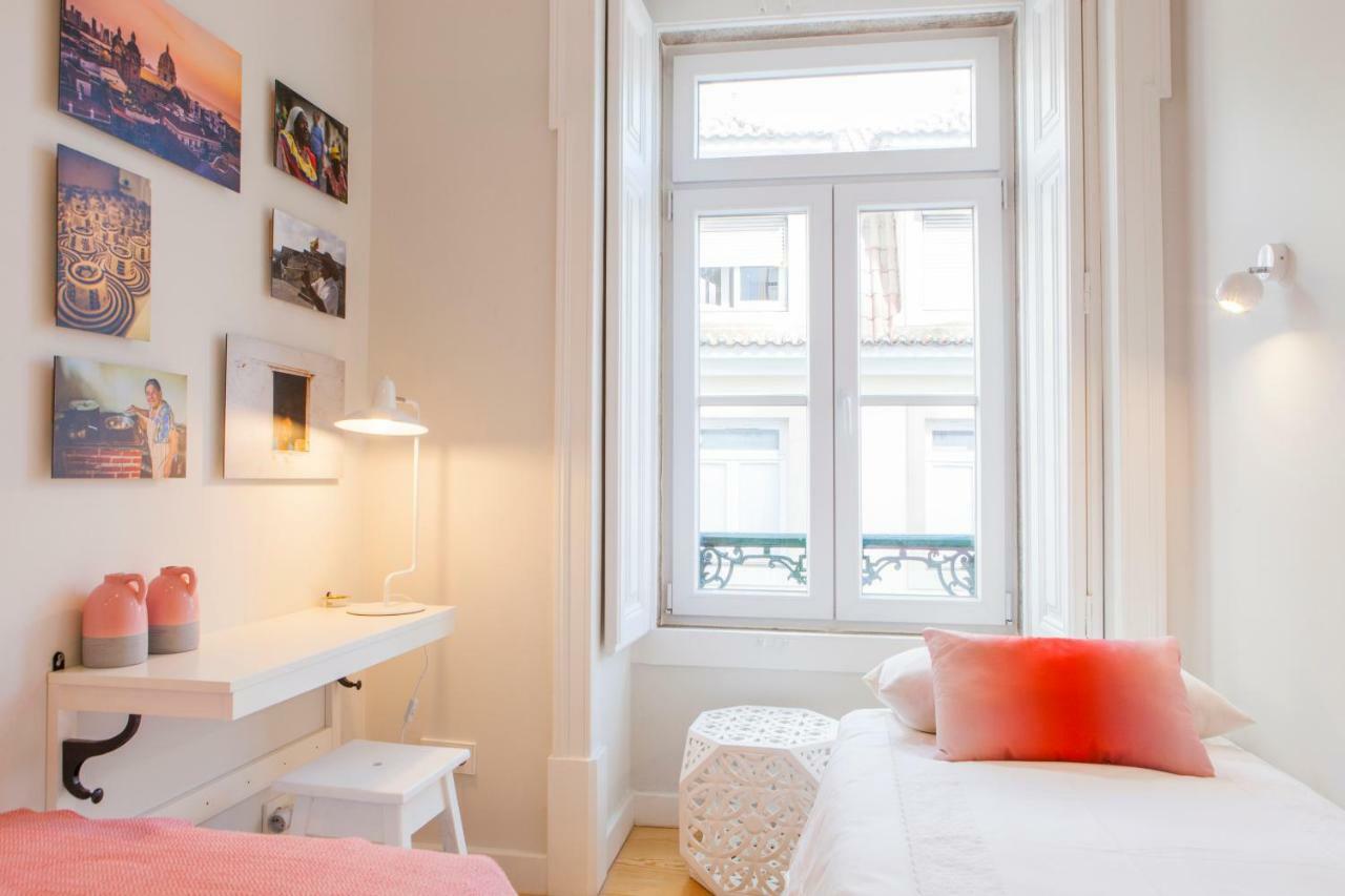 Apartamento Alfama St George Castle District Fabulous 3 Bedrooms 2 Bathrooms Ac Balcony 1st Floor 19th Century Building
