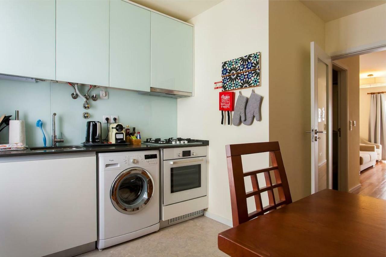 Exquisit Flat Left Apartment
