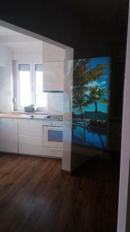 Ajuda - Tram Line Apartamento *