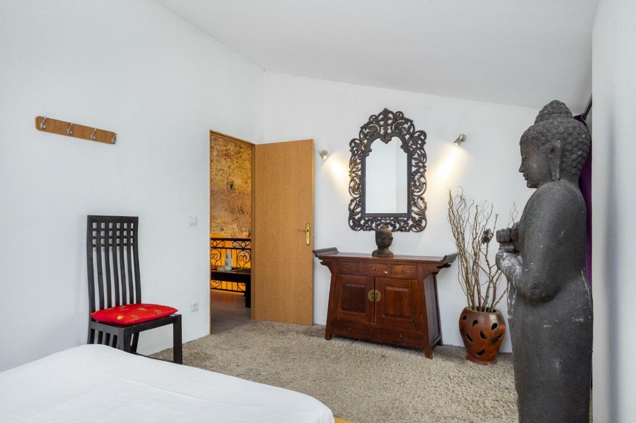 Apartamento Alfama Kuta Loft *