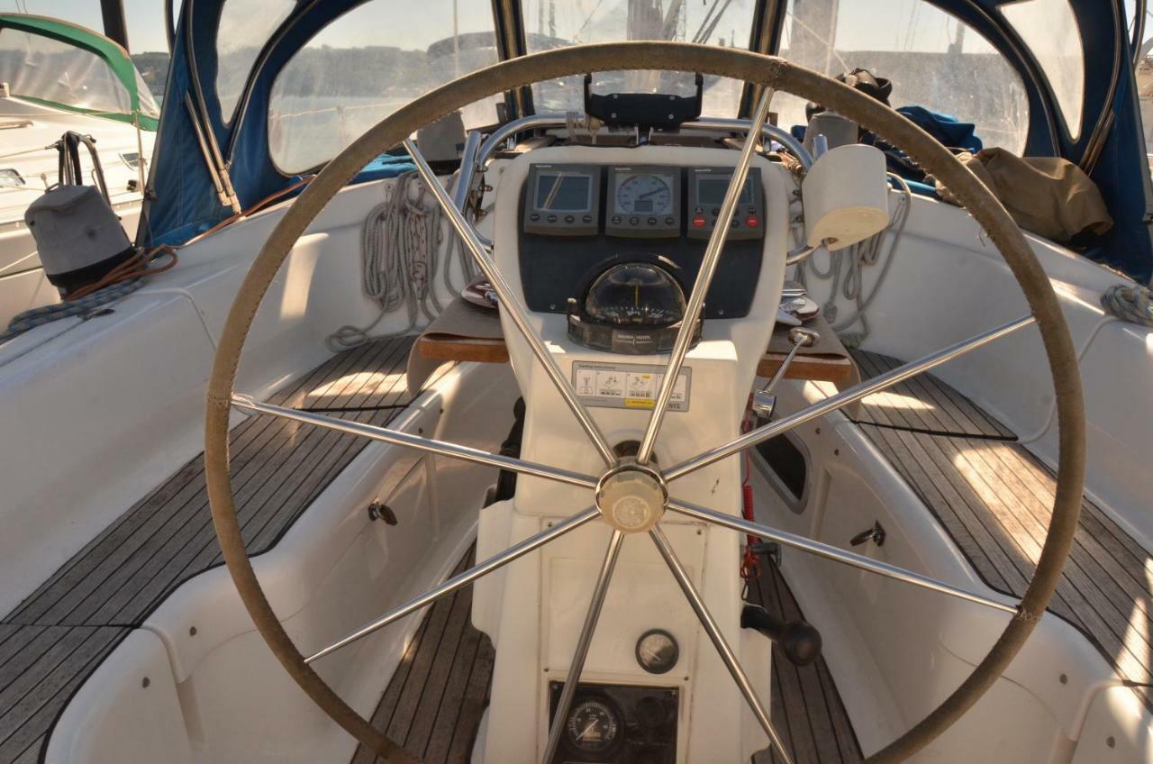 Veleiro Oceanico De 12 M Hotel en barco *