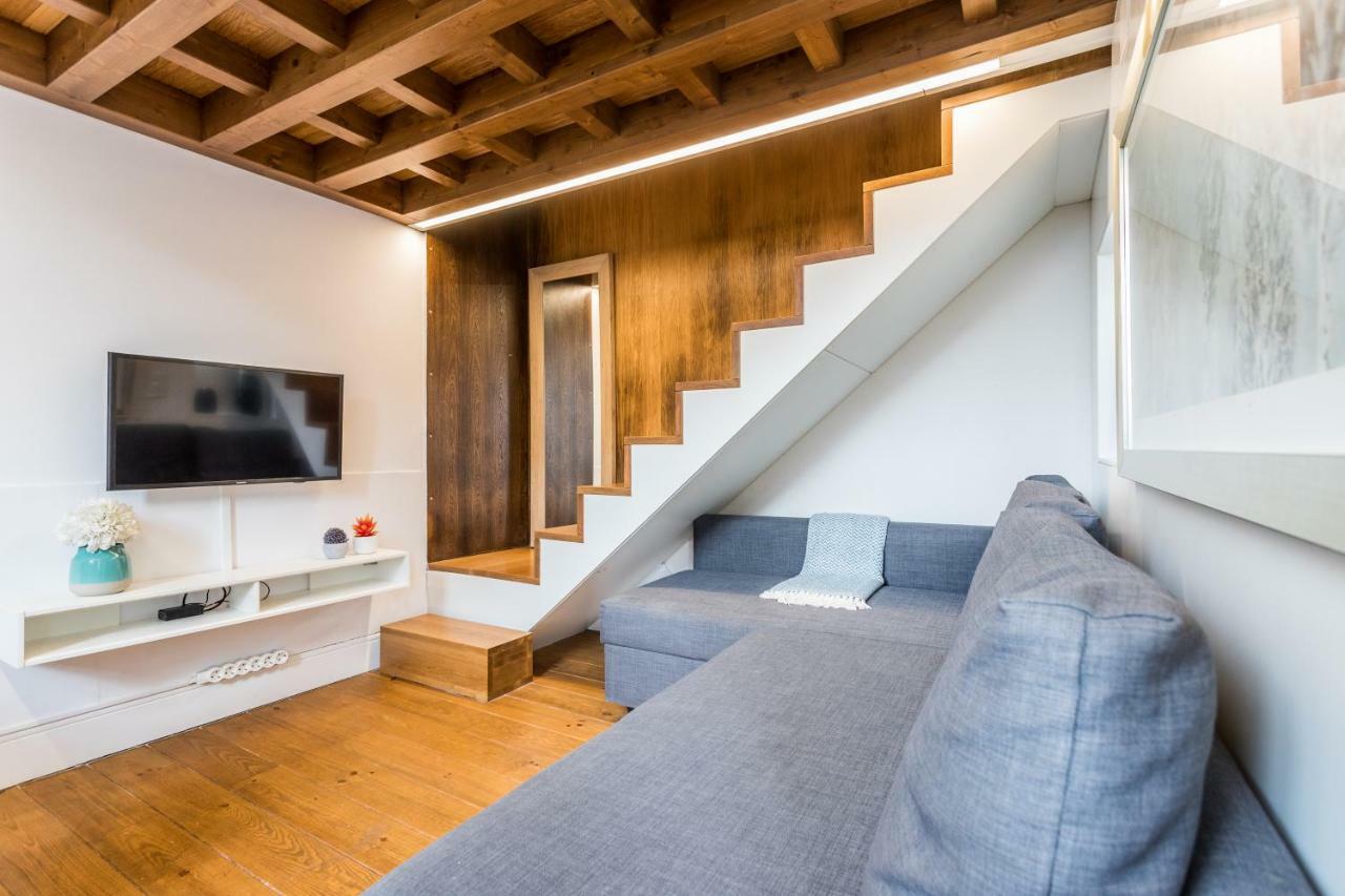 Alfama Blue Studio Loft - By Lu Holidays *