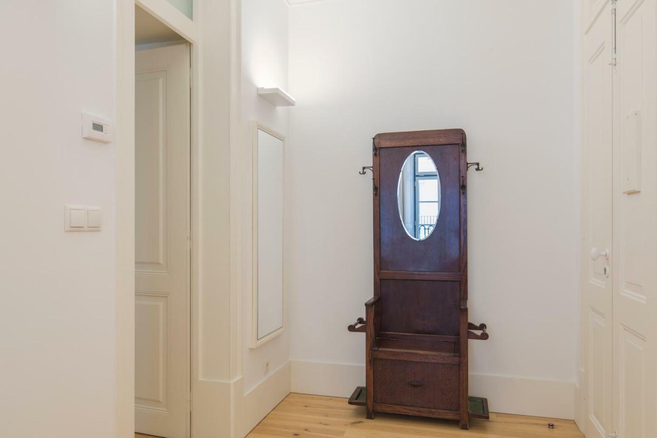 Charming 2 Bedroom In Baixa Chiado * Lisboa
