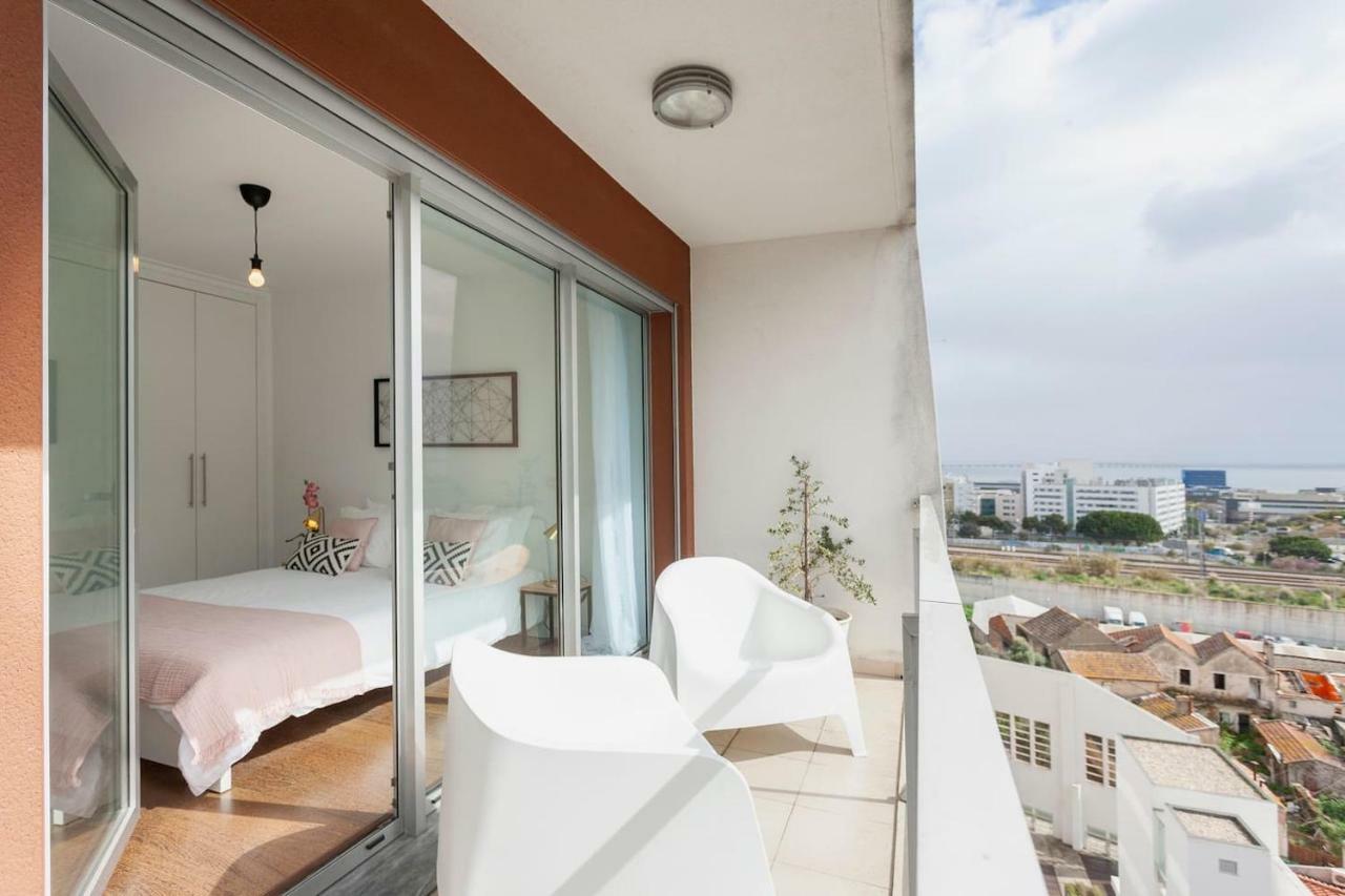 Metro & Pool Apartamento Lisboa