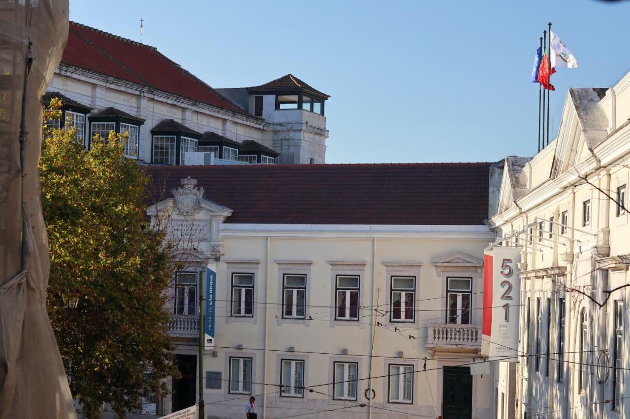 Apartamento Joivy Bold And Colourful 1-bed Flat At The Heart Of Chiado, Nearby Carmo Convent