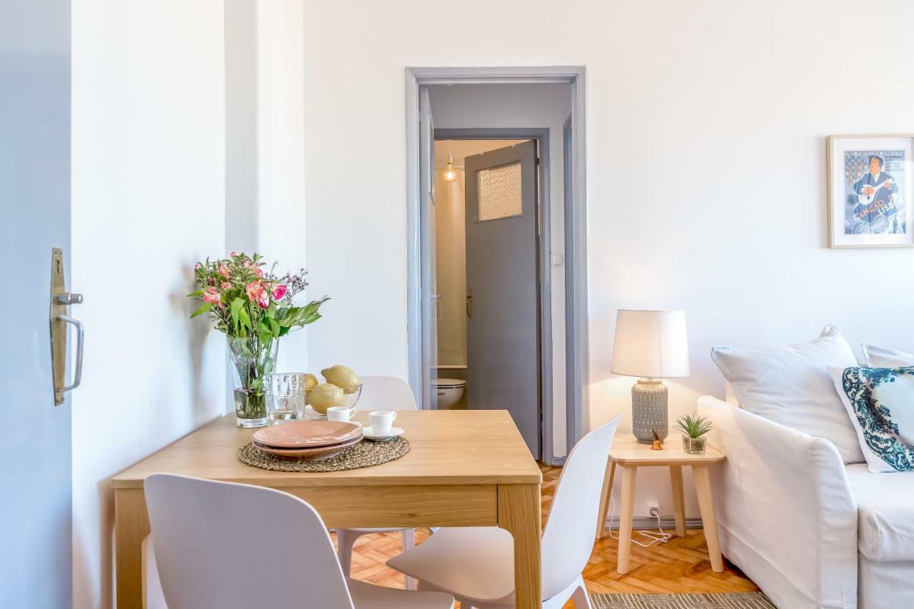 Renovated Sunny With Amazing Sunset Balcony , By Timecooler Lisboa
