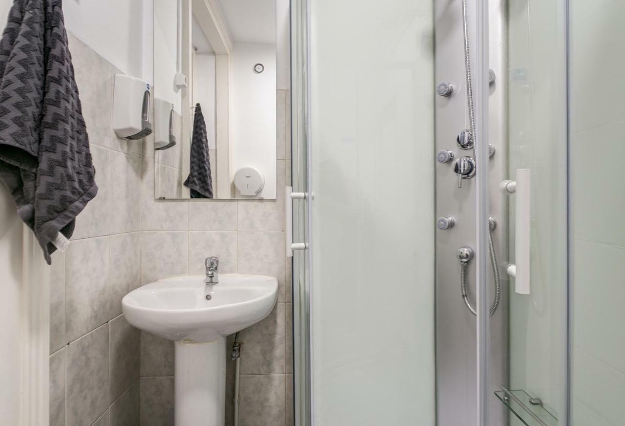 Hostal Seven Hills (adults Only)