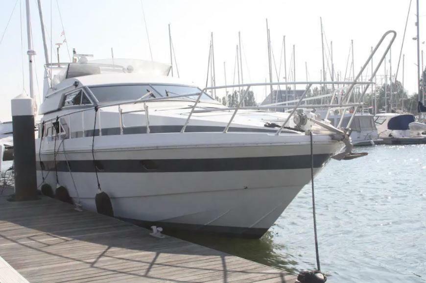 Hotel en barco Beautiful And Magnific Yacht