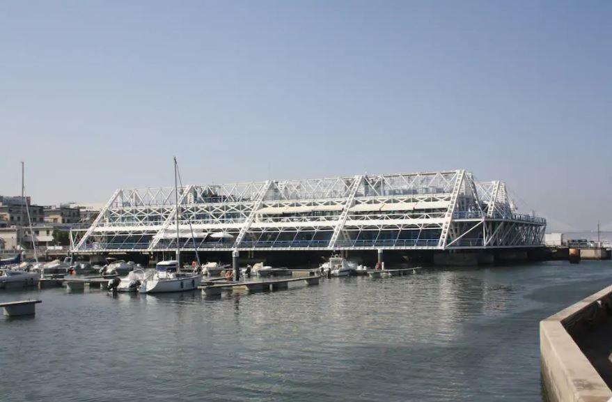 Beautiful And Magnific Yacht Hotel en barco *