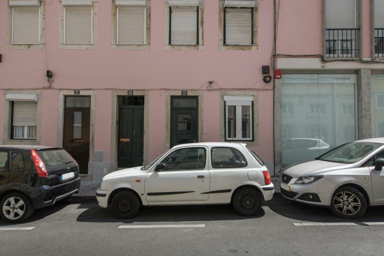 Principe Real: Elegant Flat With Terrace Lisbon