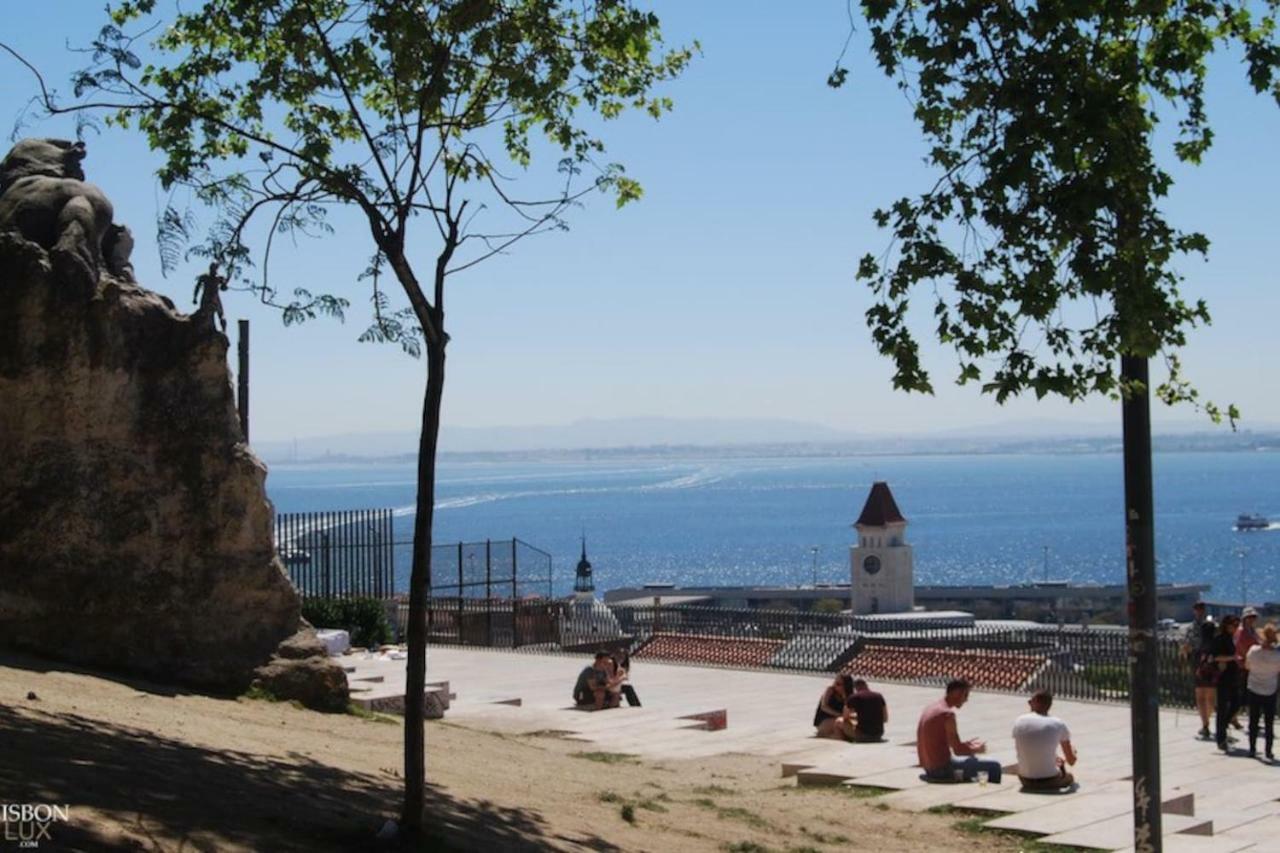 Calcada Do Combro * Lisboa