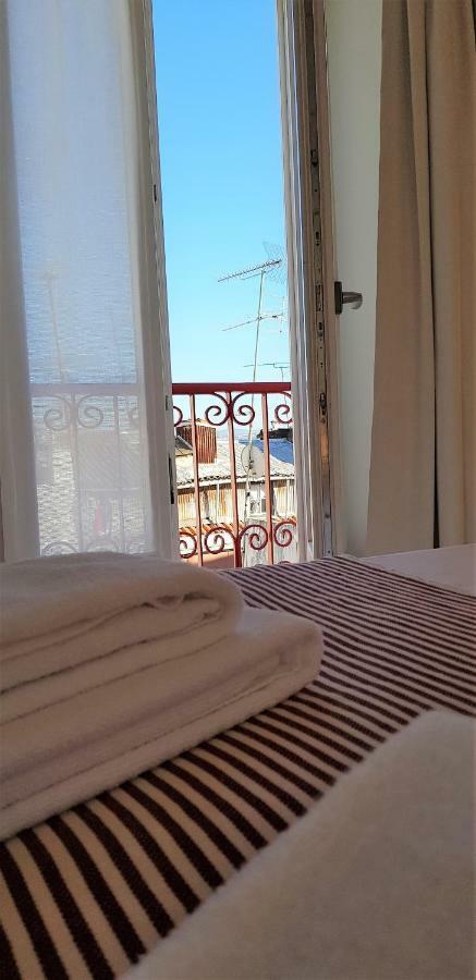 Be Local - In Beco Da Formosa In Alfama -
