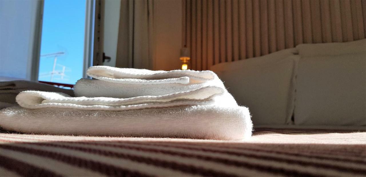 Be Local - In Beco Da Formosa In Alfama -