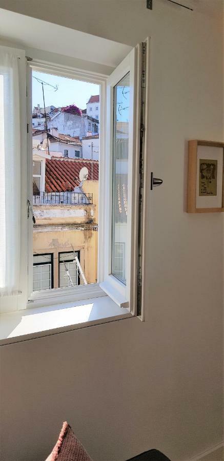 Be Local - In Beco Da Formosa In Alfama - *