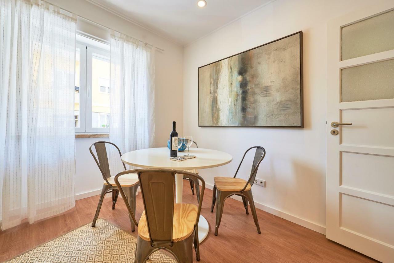 Belém Light Filled Apartment, By Timecooler