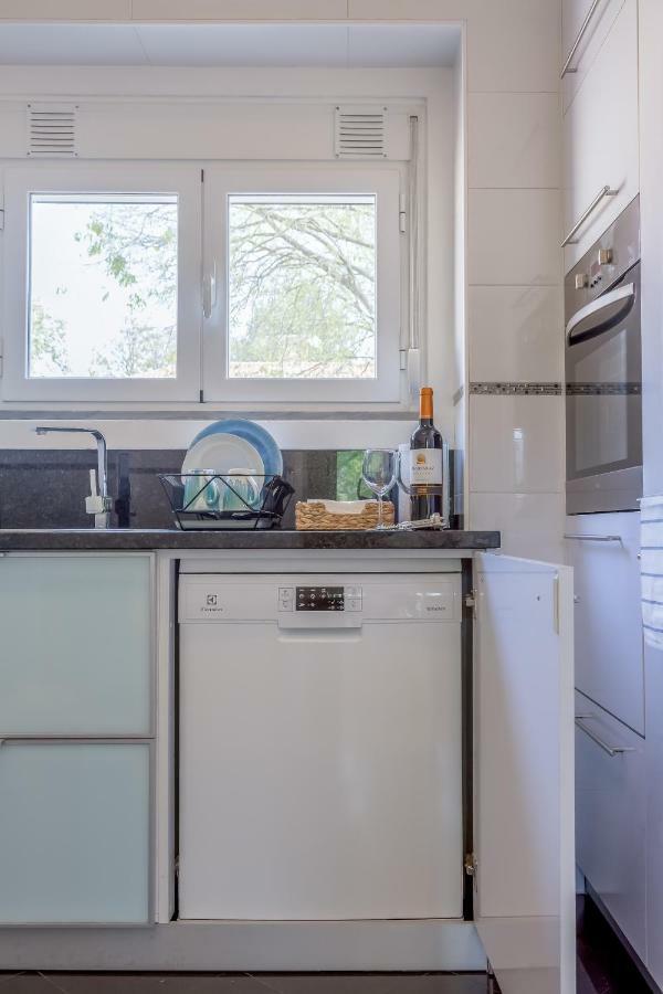Sunny, Bright And Quiet Apartment, By Timecooler Lisboa