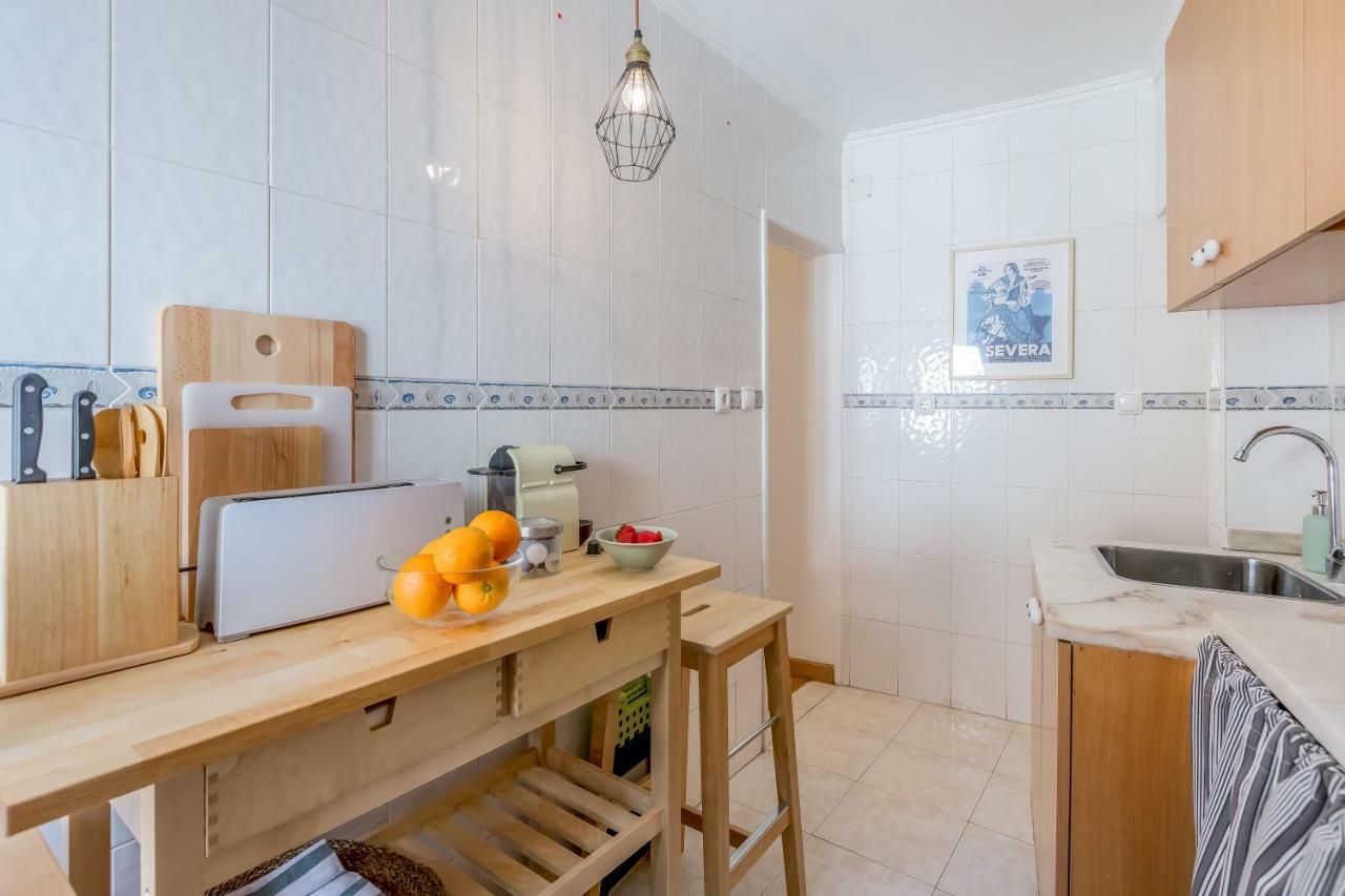 Apartamento Light Filled Typical At Alfama, By Timecooler *
