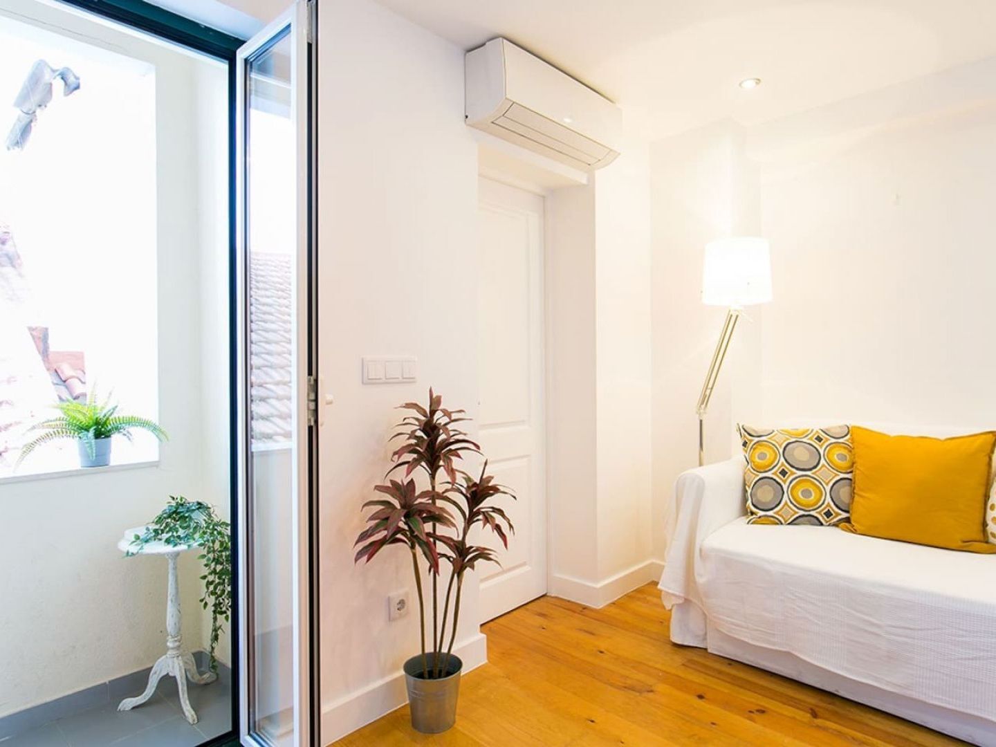 Joivy Cosy 1-bed Flat With Balcony In Alfama, Moments From The Port Apartamento *