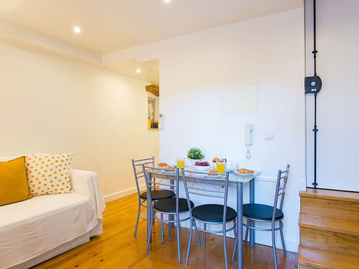 Joivy Cosy 1-bed Flat With Balcony In Alfama, Moments From The Port Apartamento Lisboa