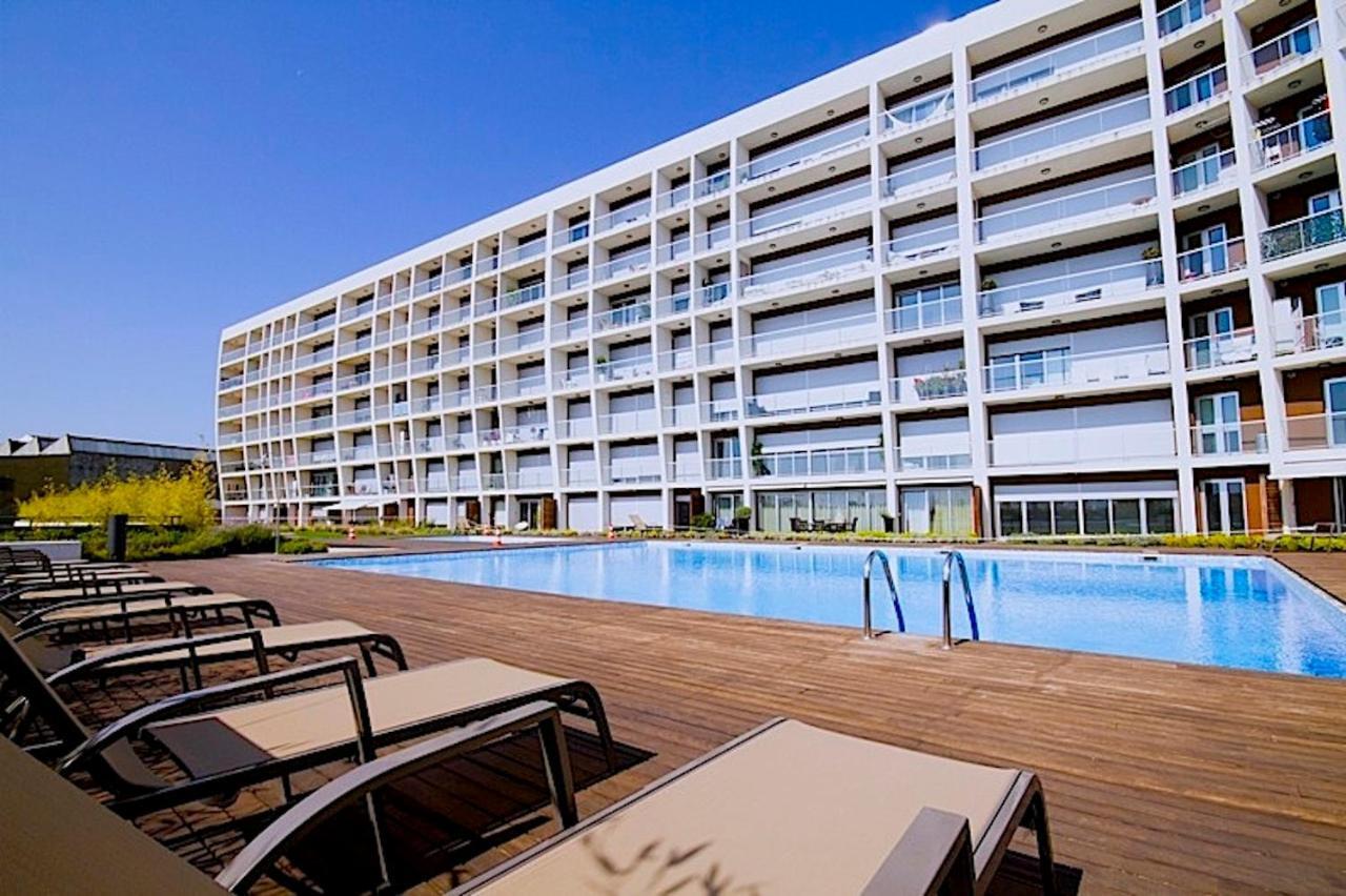 New Loft With Swimming Pool At Parque Nacoes! * Lisboa