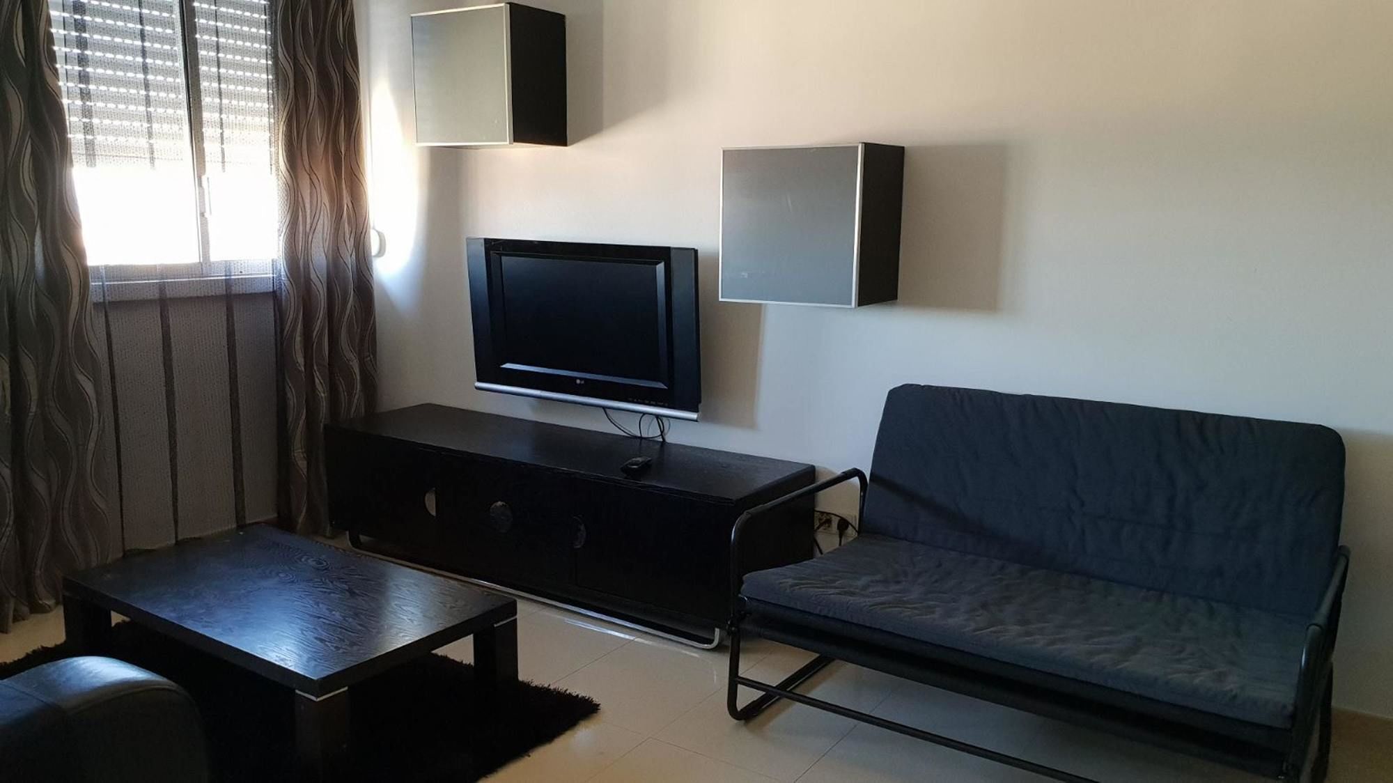 With 3 Bedrooms In Lisboa, With Wifi - 23 Km From The