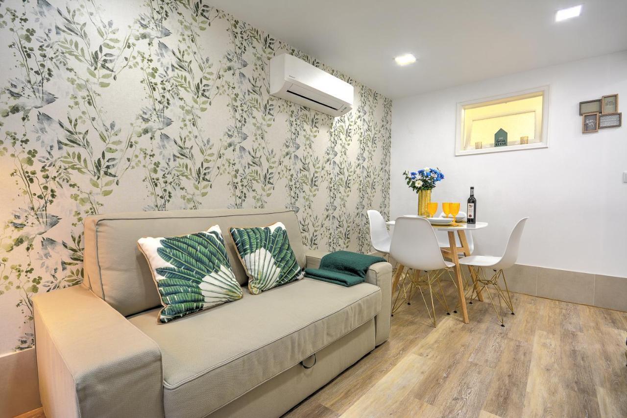 Traditional With A Terrace, Ac And Fast Internet Apartment