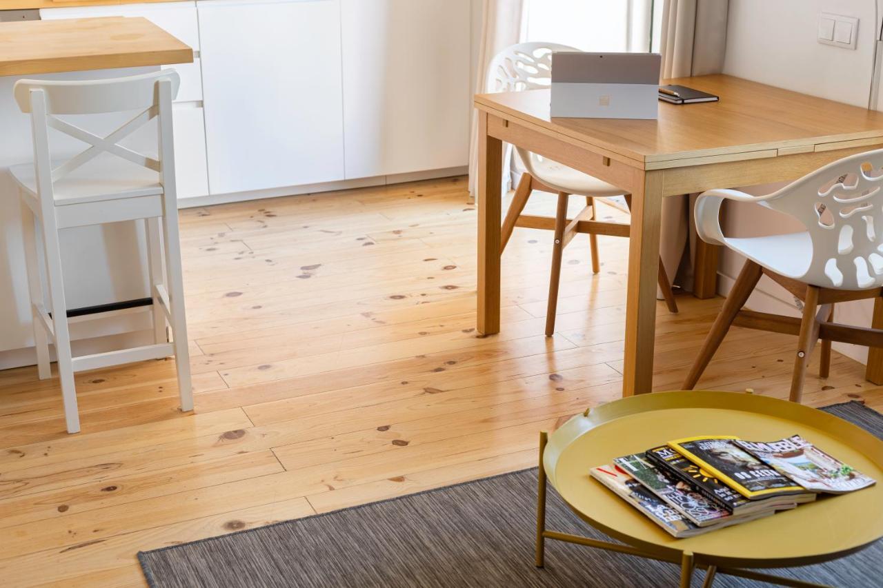 Apartamento Bairro Alto Bronze Of Art *