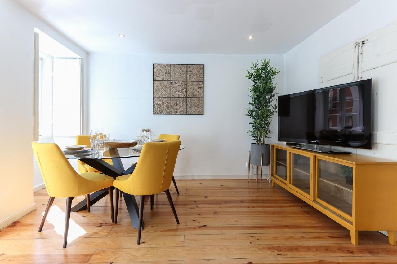 Charming And Stylish Downtown In Xix Century Building Apartment Lisbon