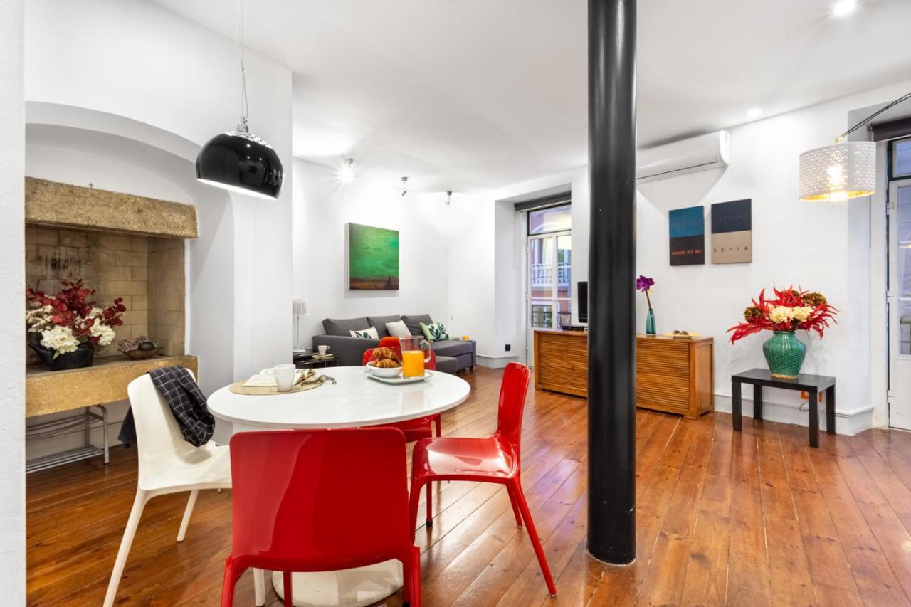 Joivy Bold And Colourful 1-bed Flat At The Heart Of Chiado, Nearby Carmo Convent Apartamento *