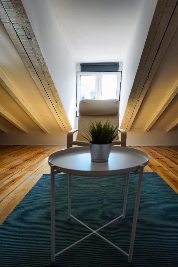 Alfama Historical 3 Bedroom Duplex Apartamento *