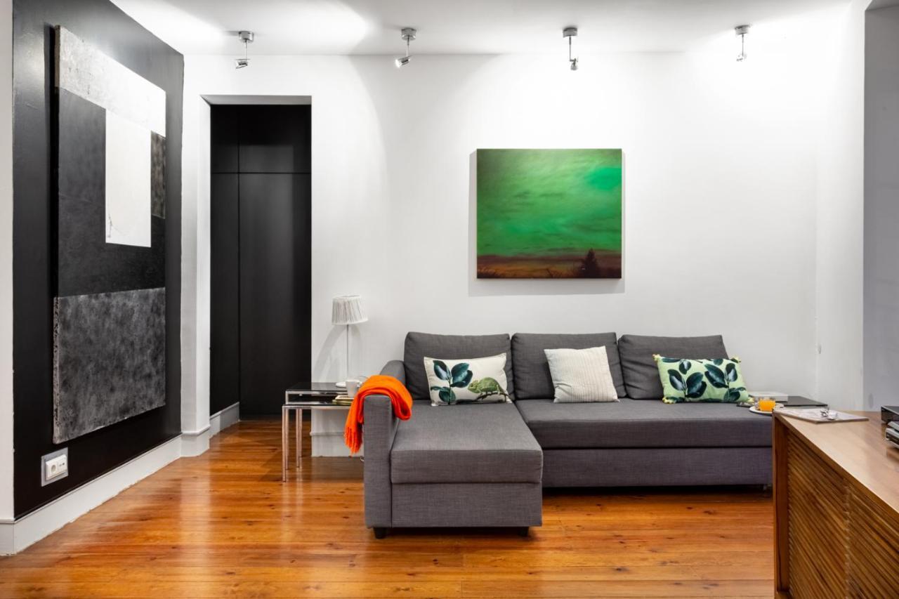 Apartamento Joivy Bold And Colourful 1-bed Flat At The Heart Of Chiado, Nearby Carmo Convent